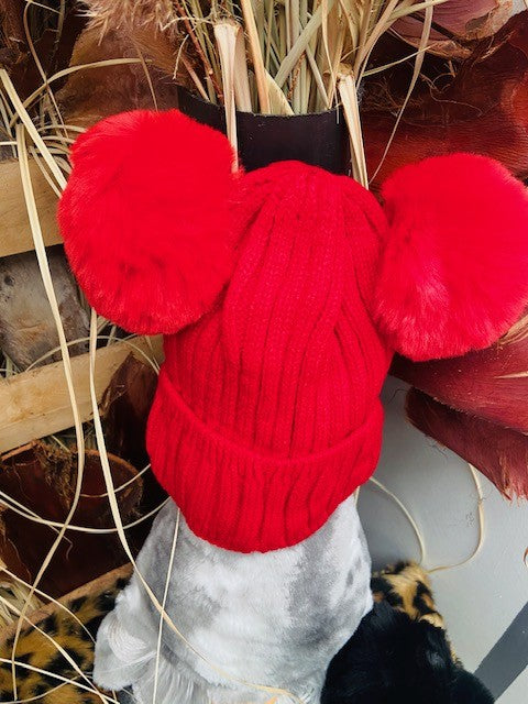 BONNET DOUBLE POMPOMS