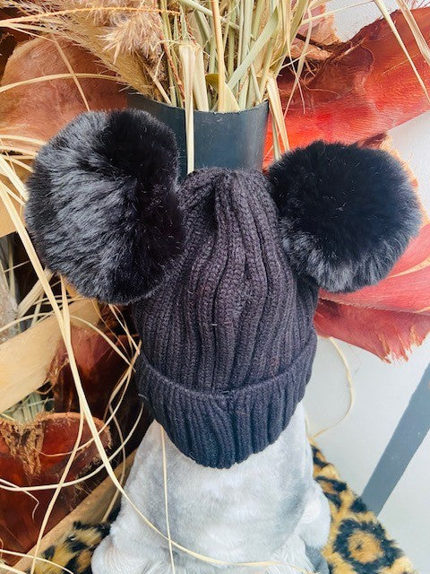 BONNET DOUBLE POMPOMS