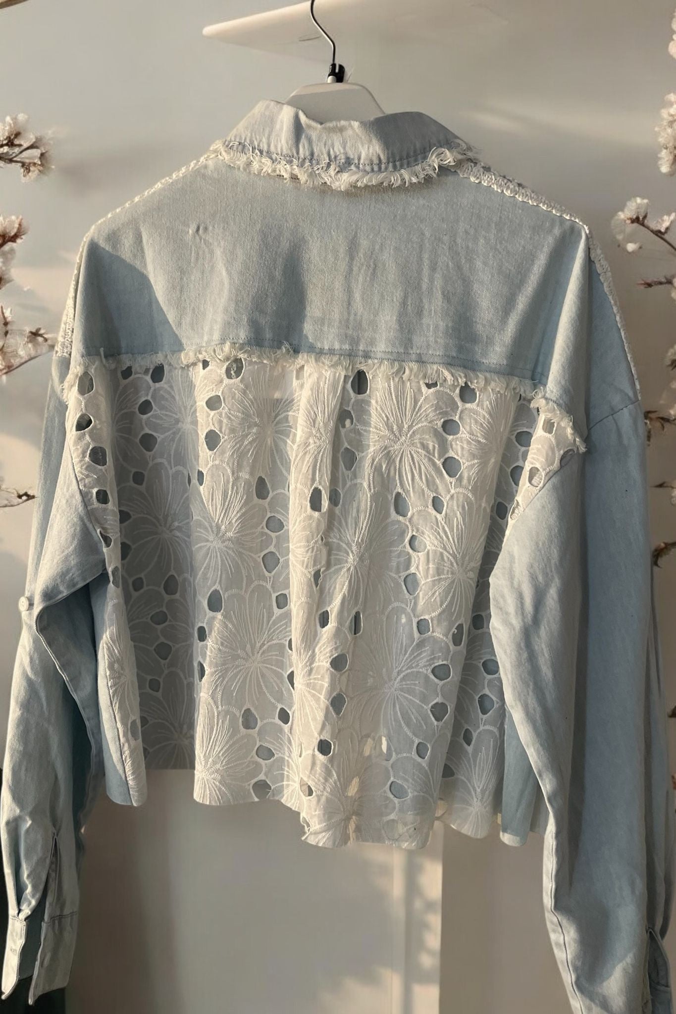 chemise jeans et broderie - L'autre mode