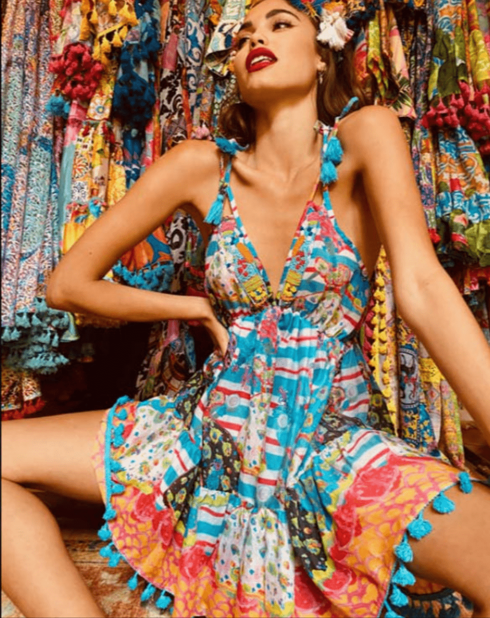PETITE ROBE COURTE À FINES BRETELLES - L'autre mode