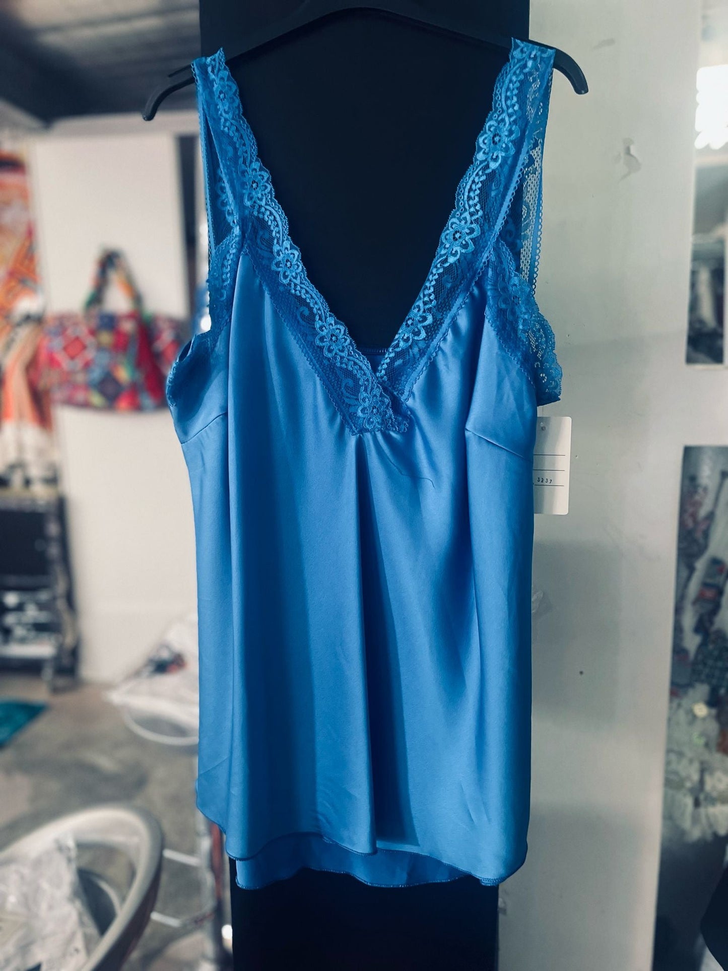top satiné grande taille(noir réservé) - L'autre mode