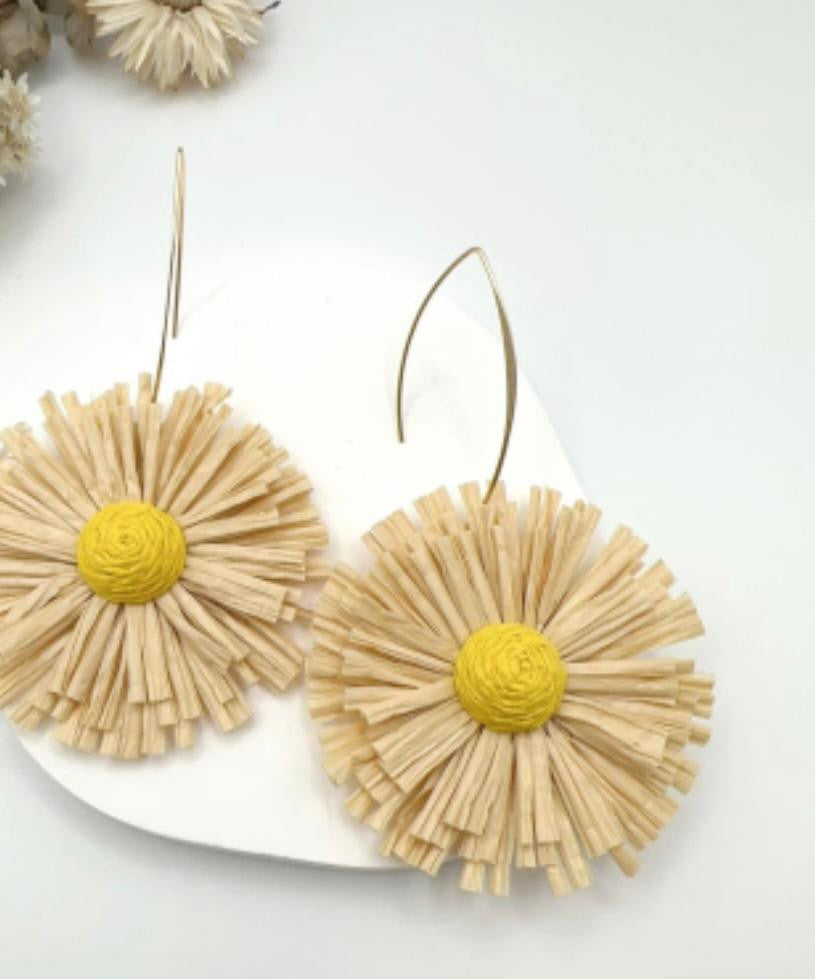 BOUCLES EN PAILLE DE RAPHIA 1