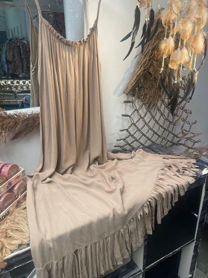 ROBE DE PLAGE À L’HORIZON