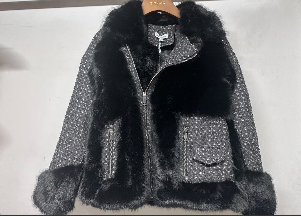 Veste courte scintillante à empiècements en fausse fourrure