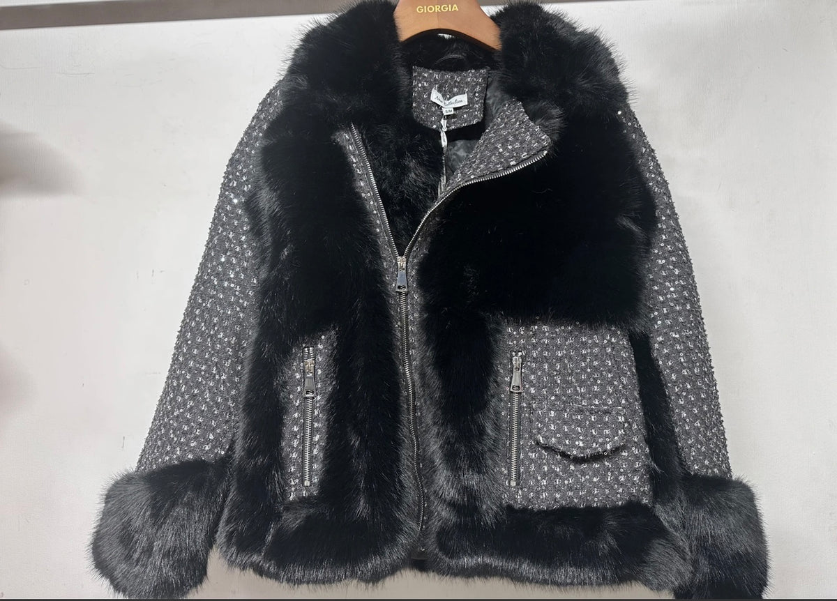 Veste courte scintillante à empiècements en fausse fourrure