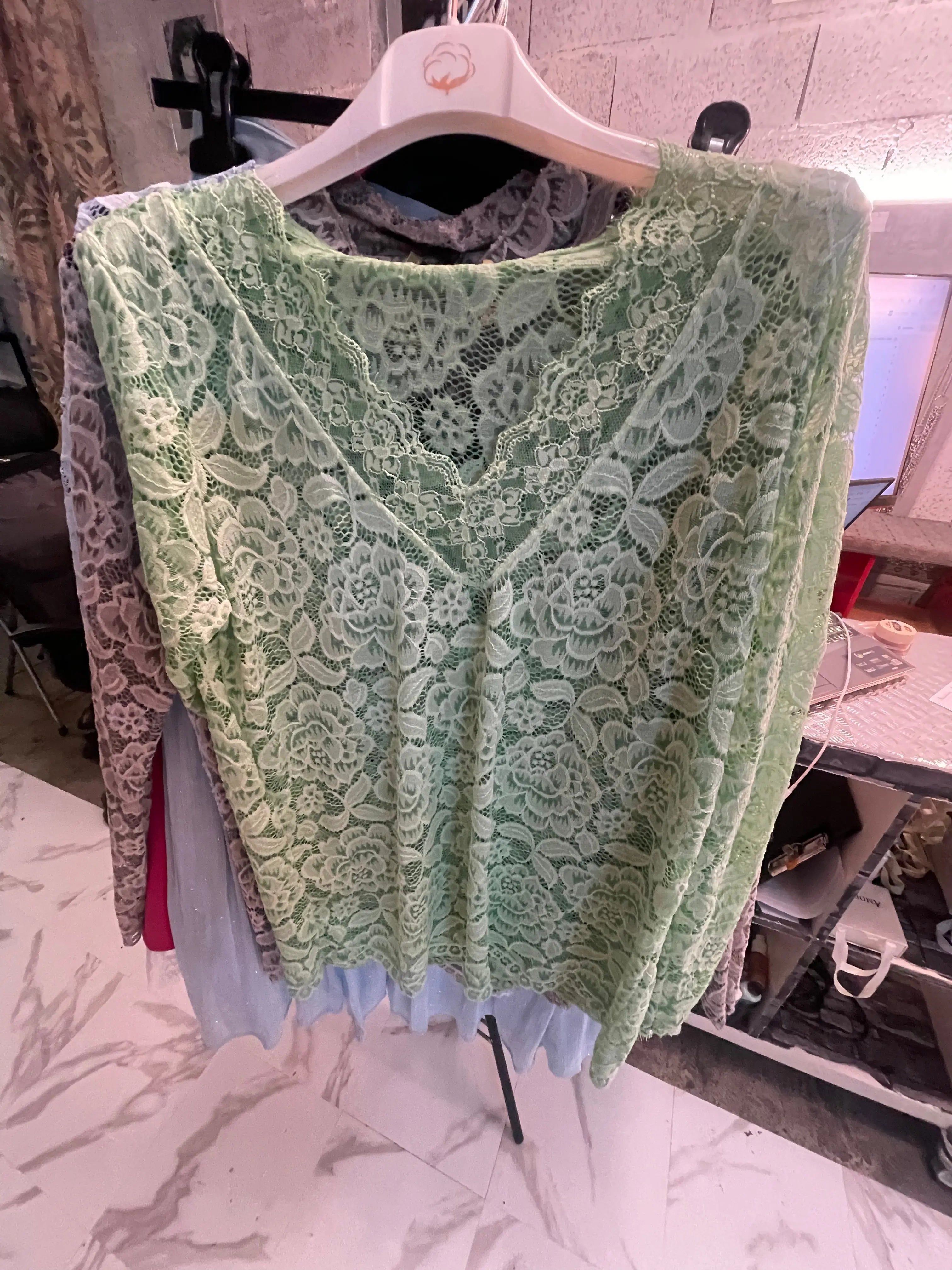sous pull blouse dentelle L'autre mode