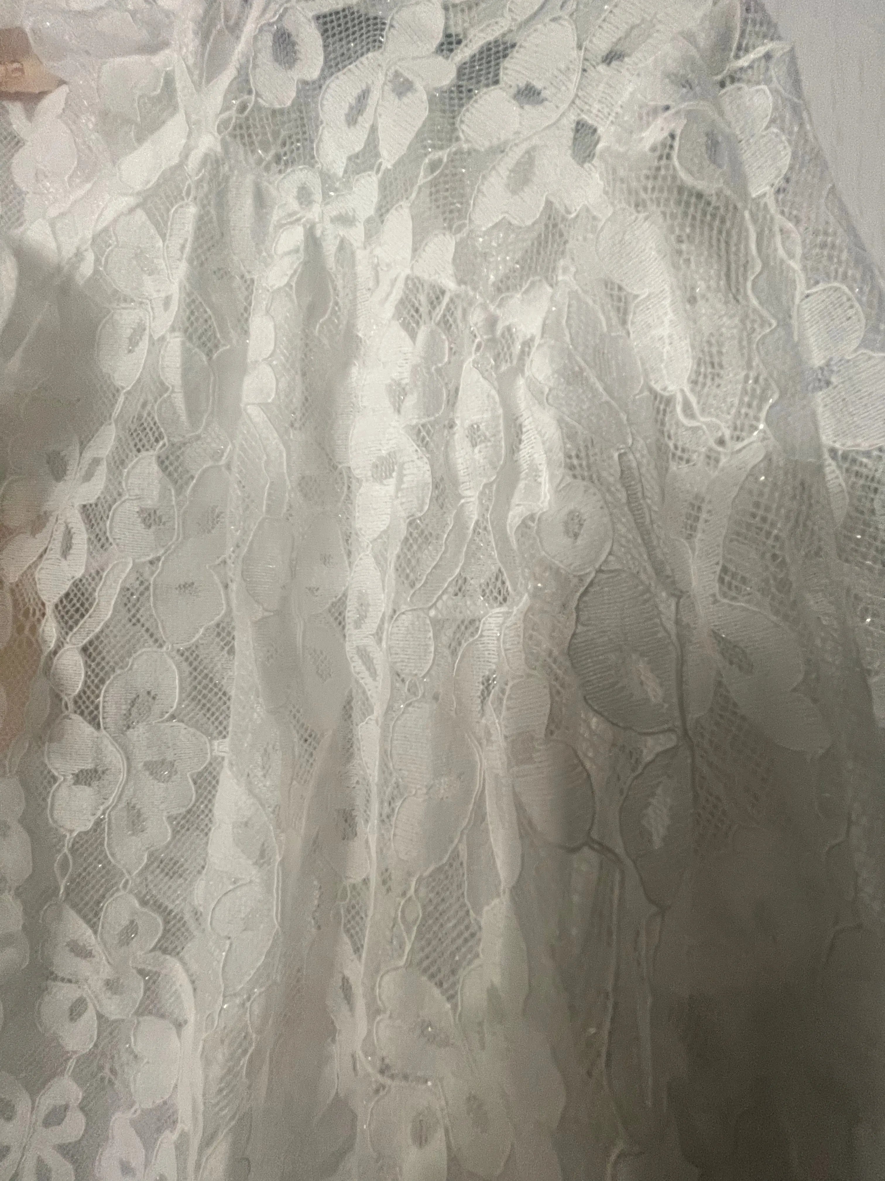 Chemisier dentelle de lumière L'autre mode