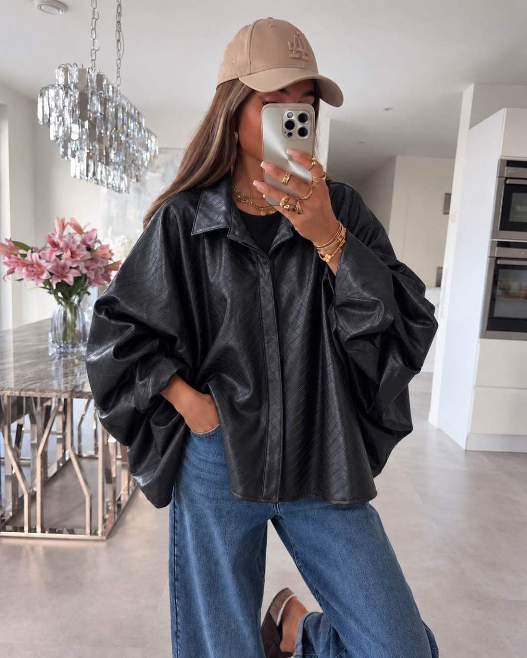 Veste cape oversize en similicuir texturé à manches chauve-souris