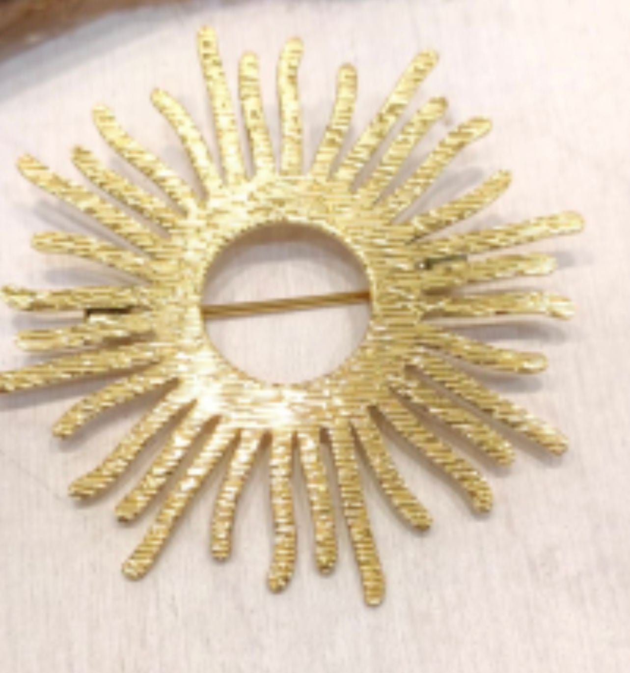 BROCHE L’AUTRE MODE ET COMPAGNIE - L'autre mode