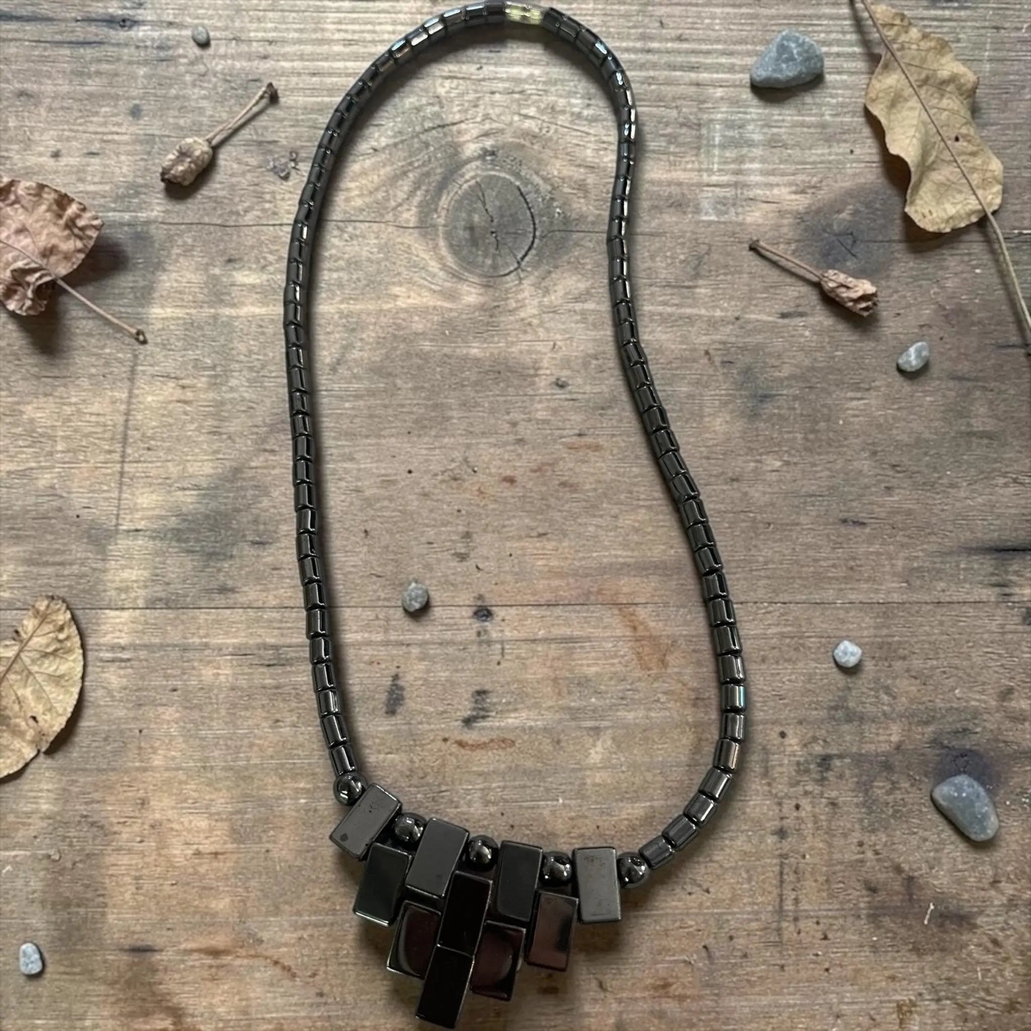 collier pierre de lave - L'autre mode