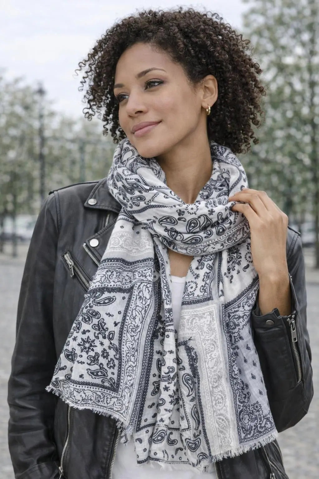 foulard large imprimé bandana - L'autre mode