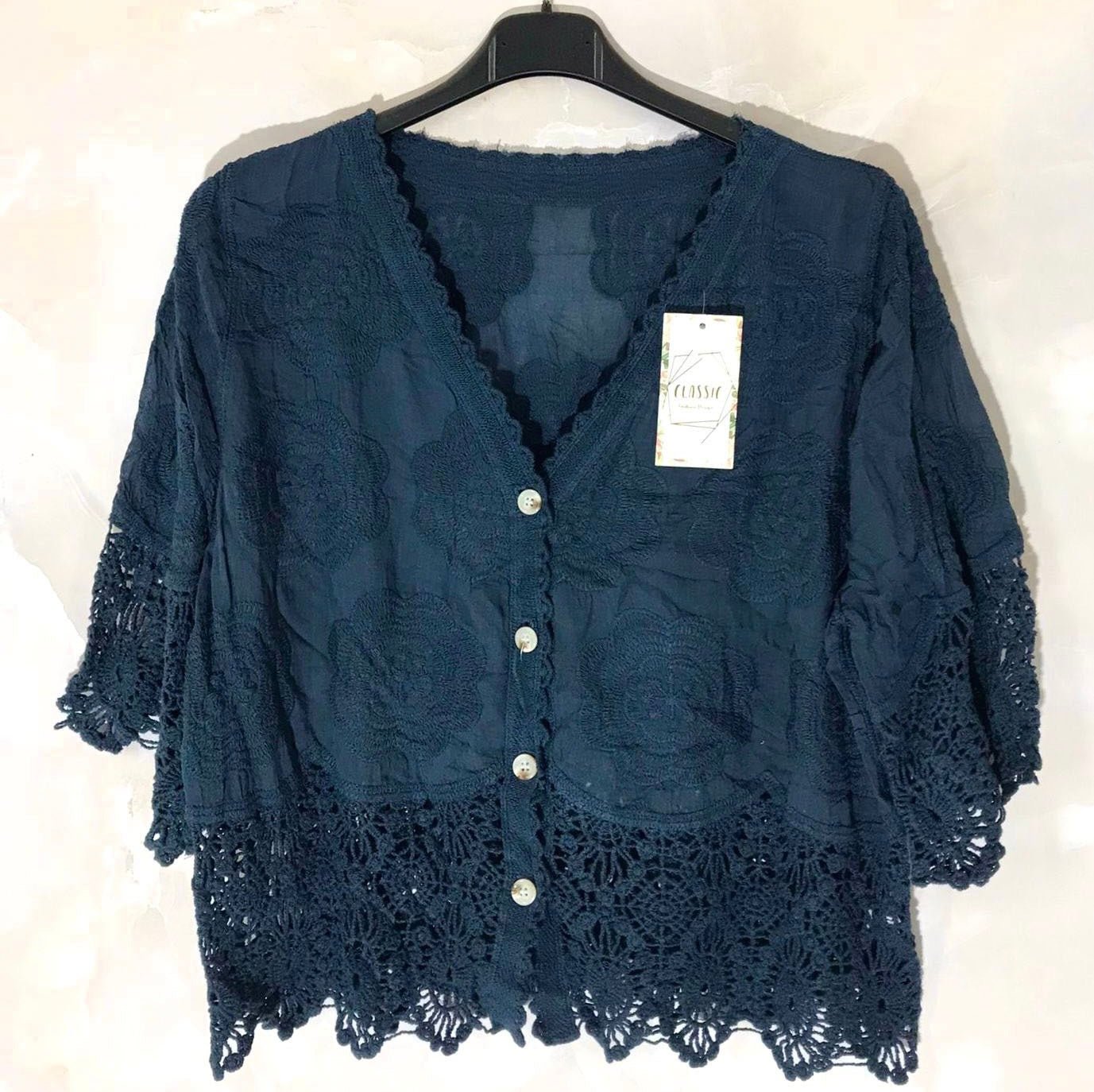 Gilet coton dentelle manches courtes - L'autre mode