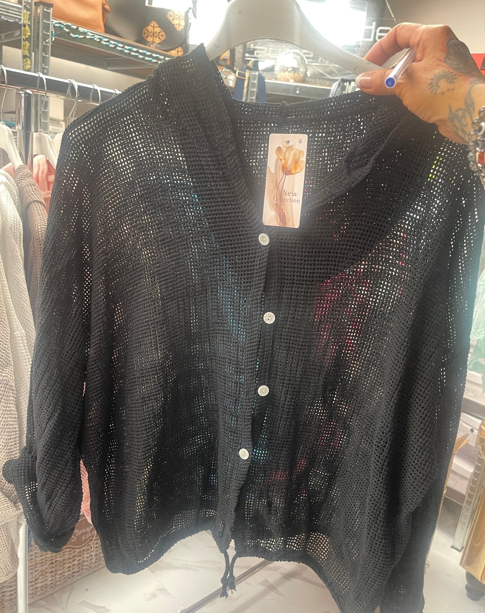 Gilet filet à capuche - L'autre mode