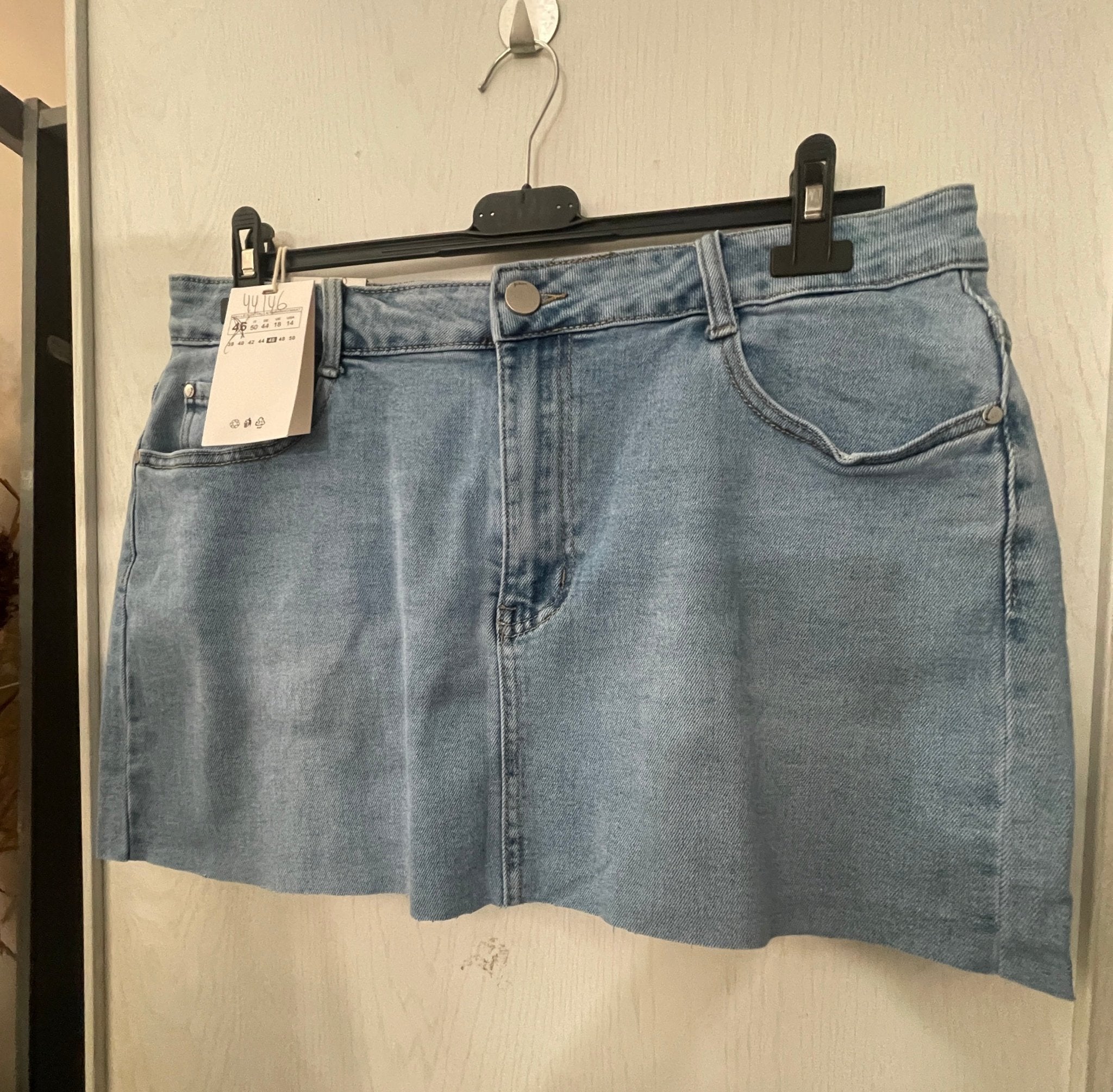 Jupe courte surjupe jeans Karostar et autres - L'autre mode