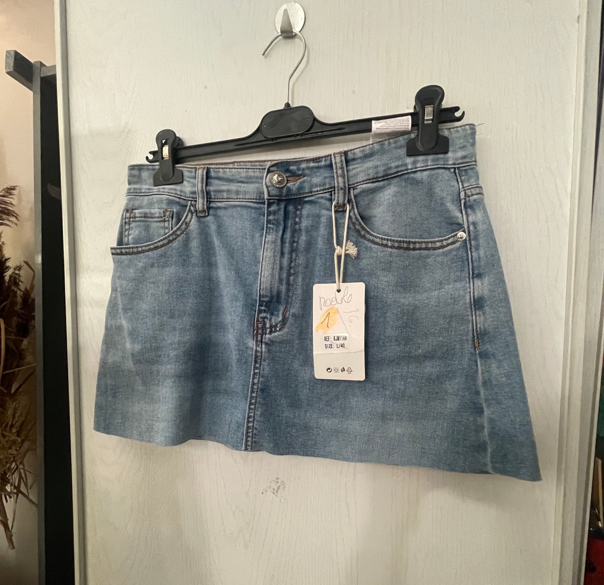 Jupe courte surjupe jeans Karostar et autres - L'autre mode
