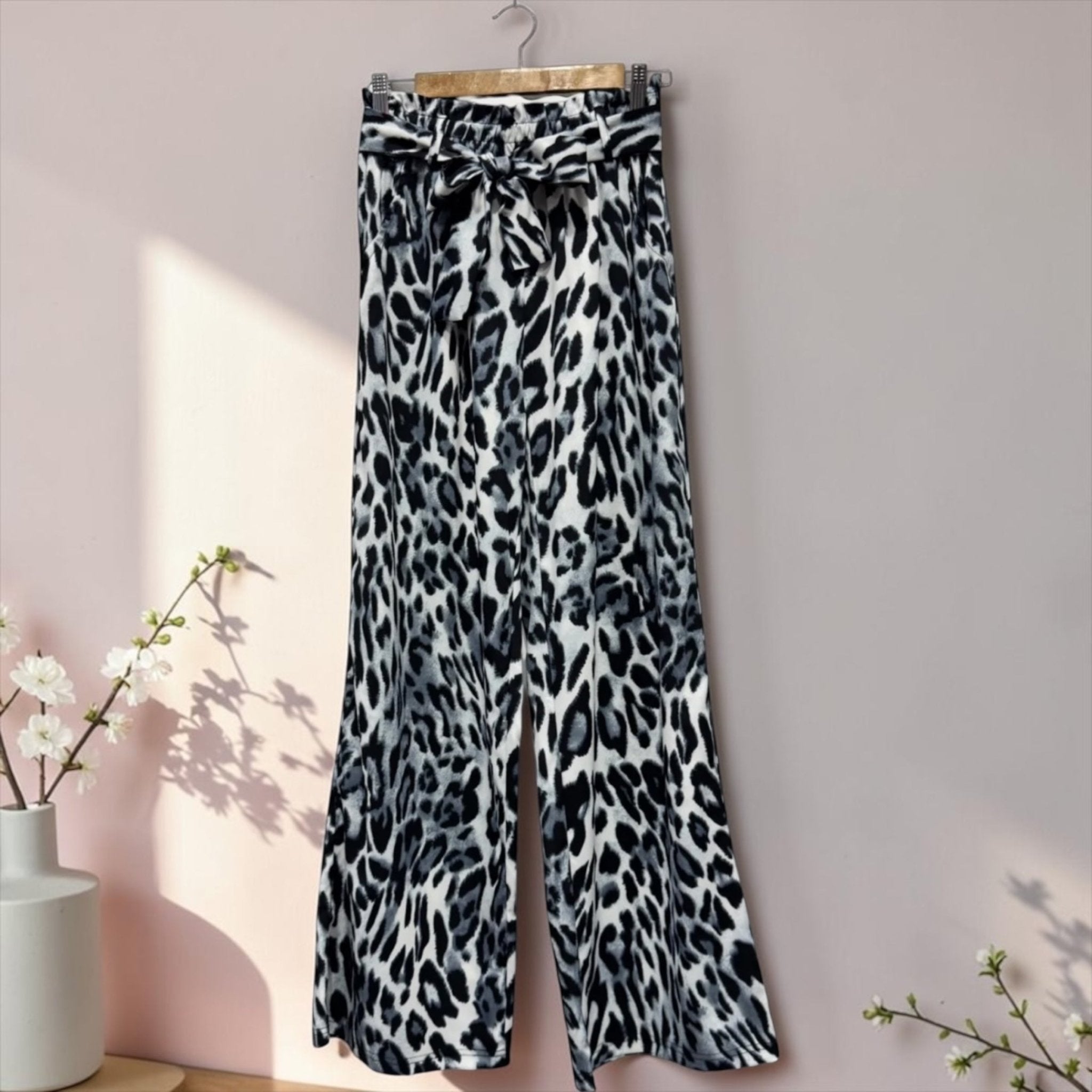 pantalon fluide motif léo motifs larges - L'autre mode