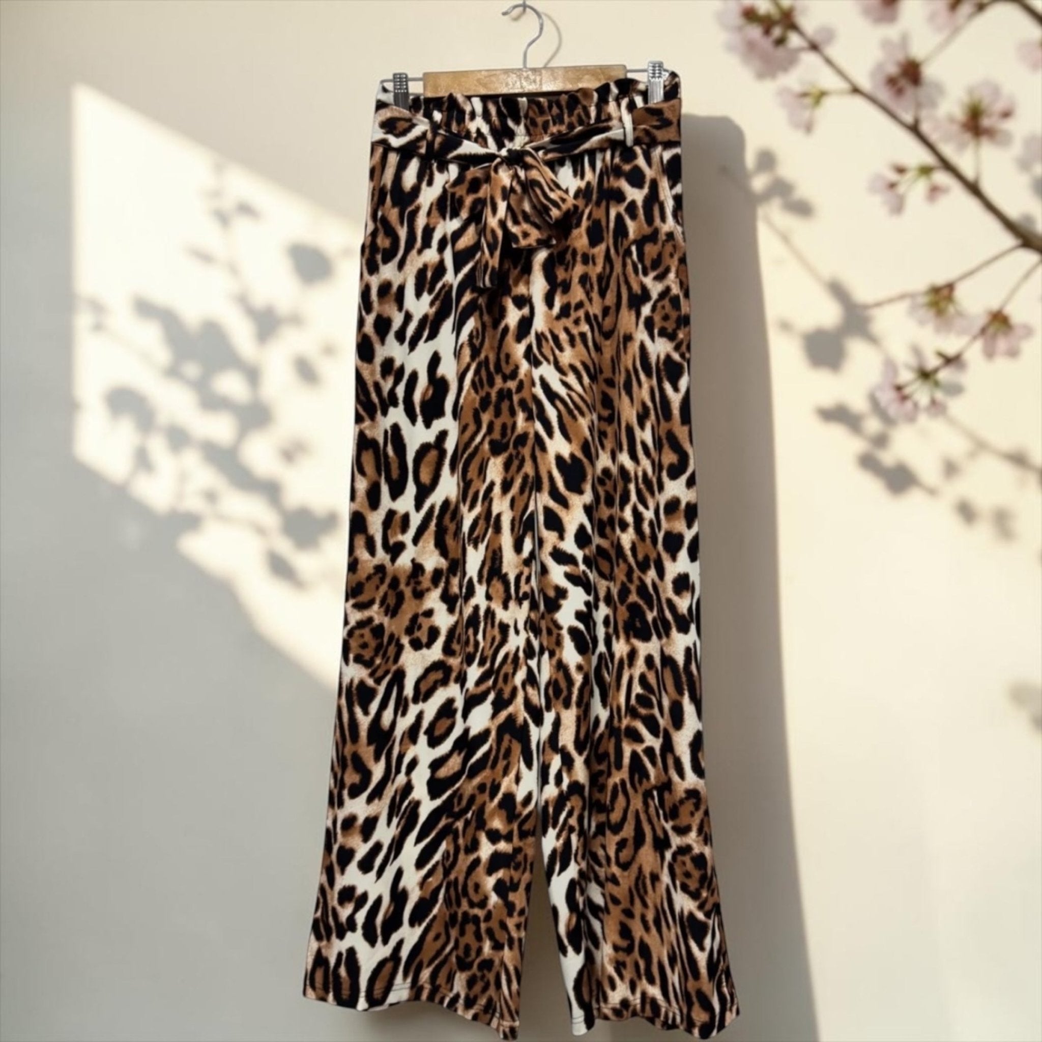 pantalon fluide motif léo motifs larges - L'autre mode