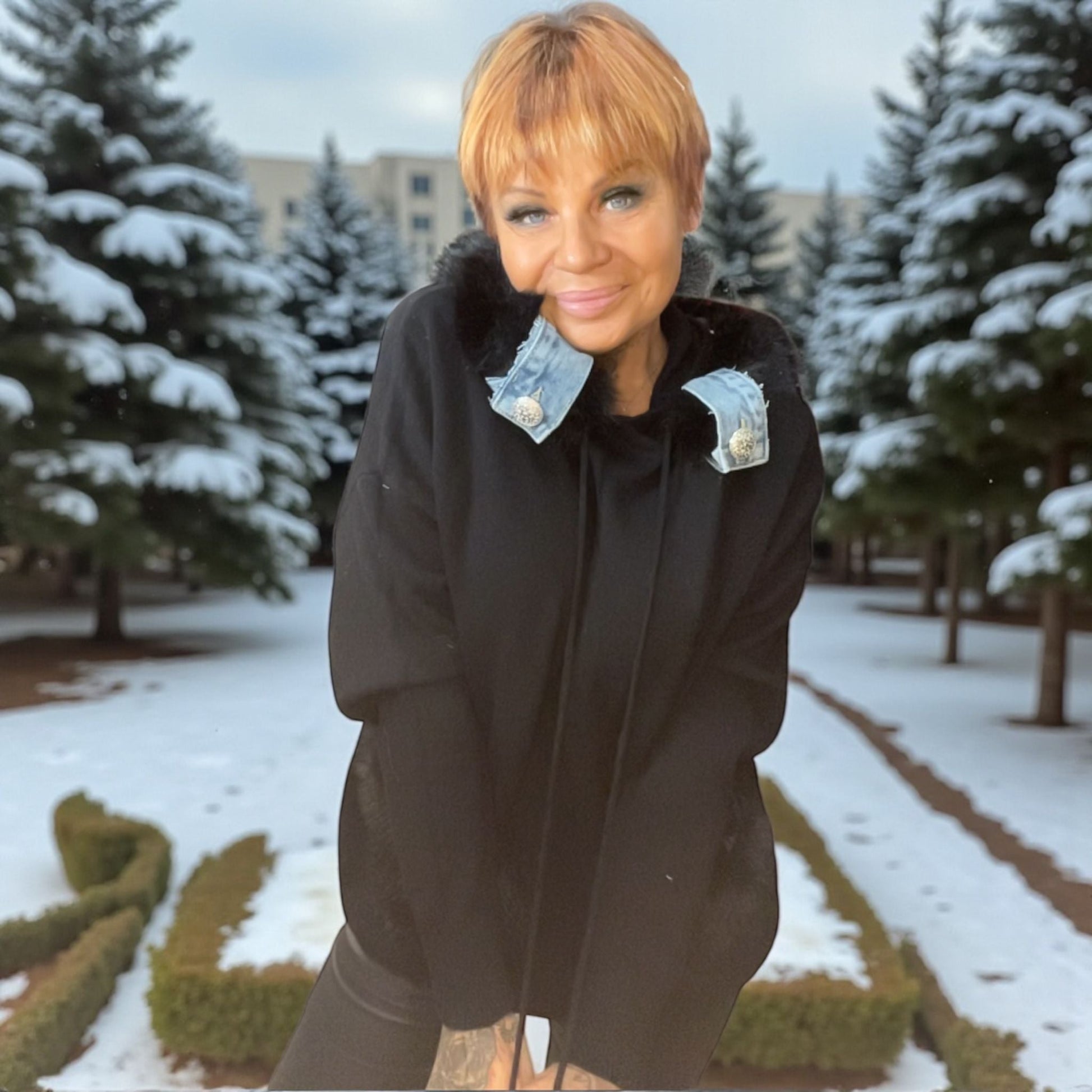 pull capuche souple et jeans - L'autre mode