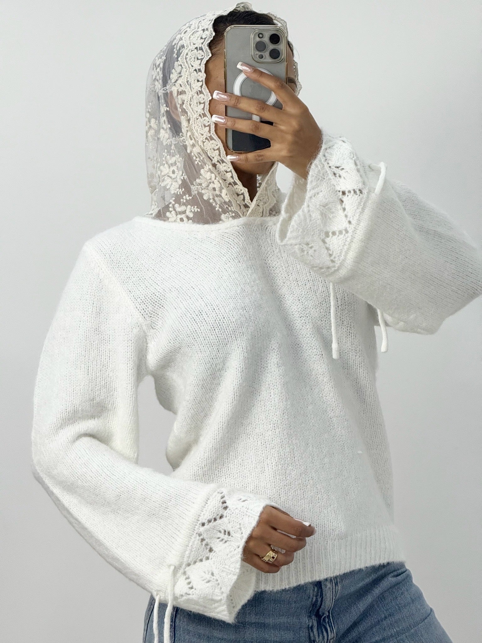 pull capuchon dentelle - L'autre mode