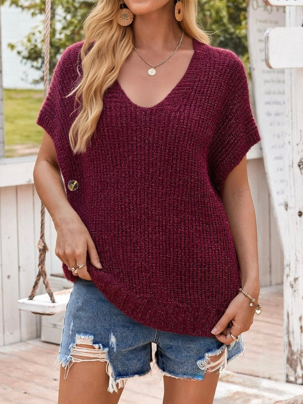 Pull Col V manche court avec bouton ouvert sur les cotes - L'autre mode