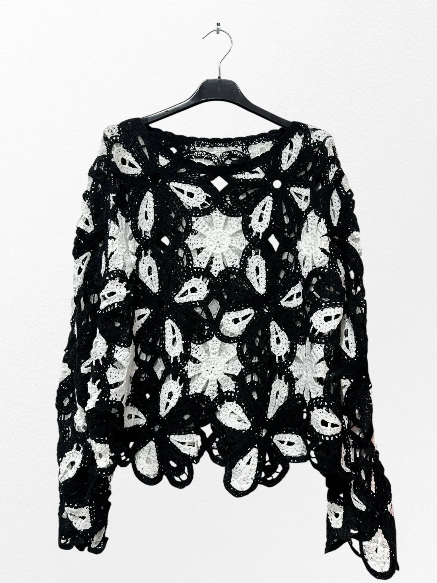 Pull crochet black &white - L'autre mode