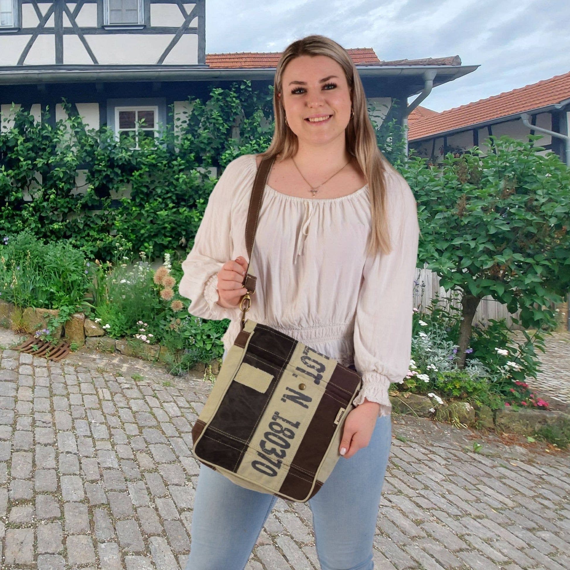 Sac à bandoulière Sunsa en toile vintage quadra - L'autre mode