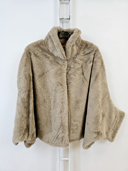 veste cape fausse fourrure - L'autre mode