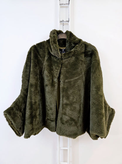 veste cape fausse fourrure - L'autre mode