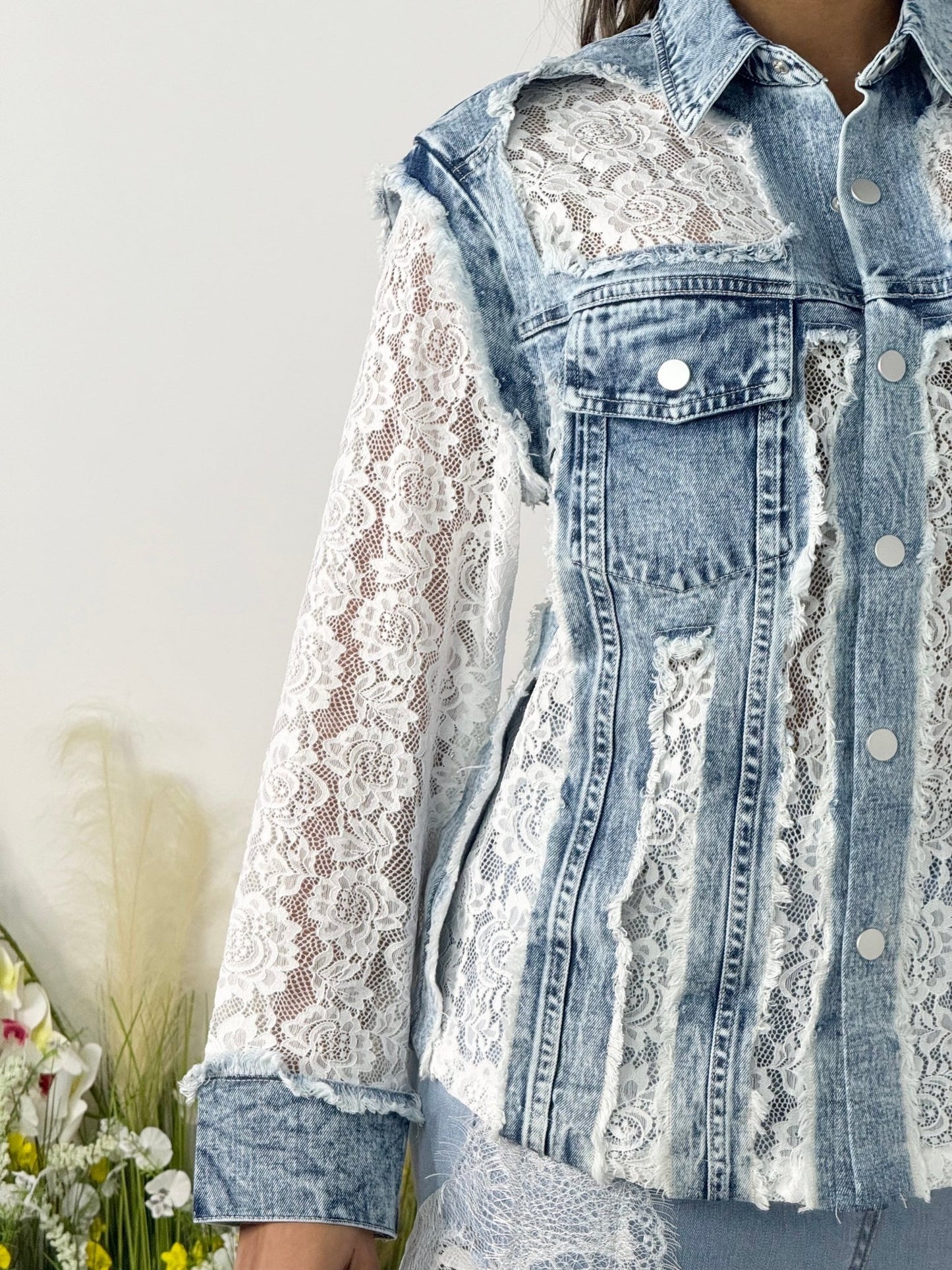 Veste chemise dentelle et jeans - L'autre mode
