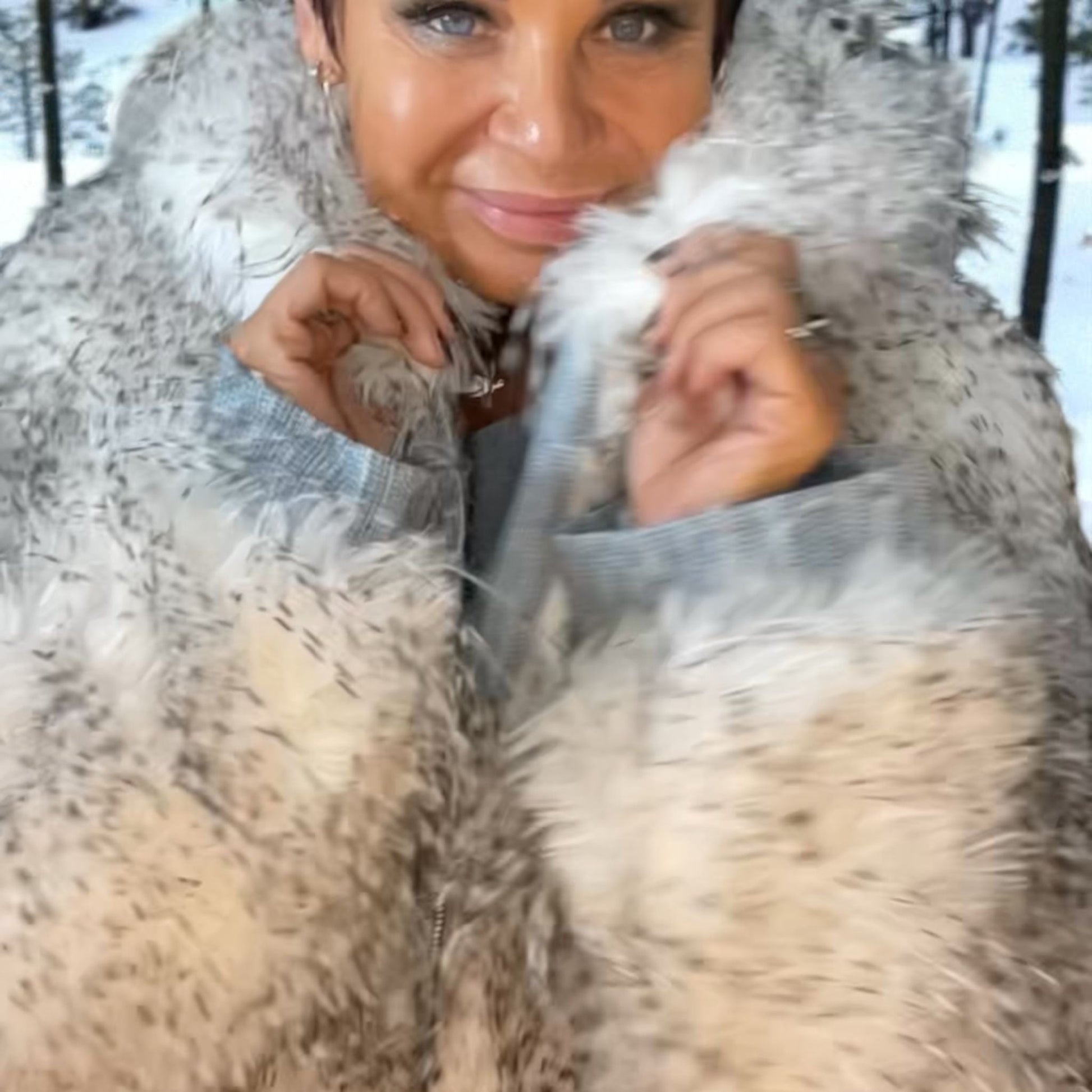 VESTE FAUSSE FOURRURE PLUMETTES - L'autre mode