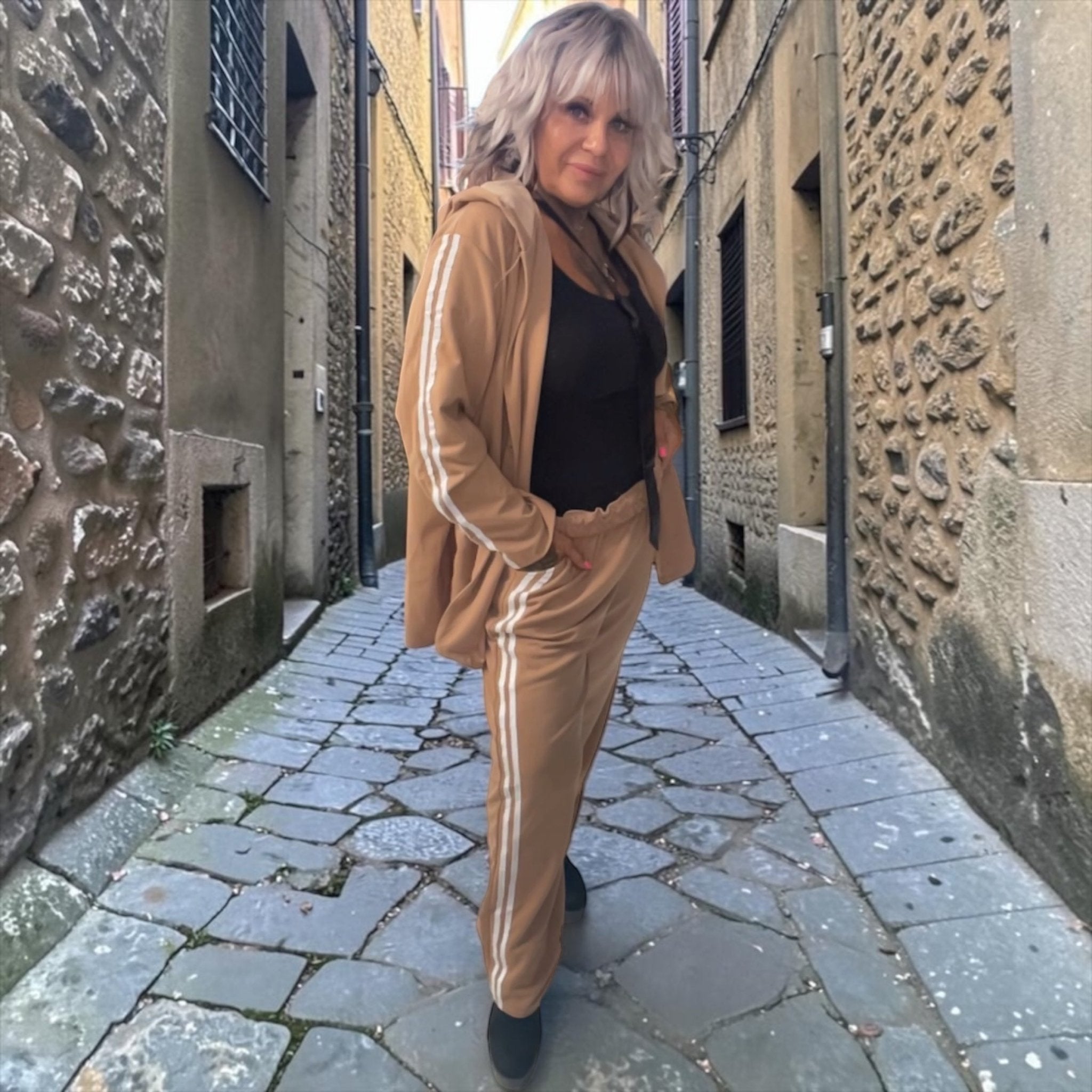 Veste fluide chic. Capuche - L'autre mode
