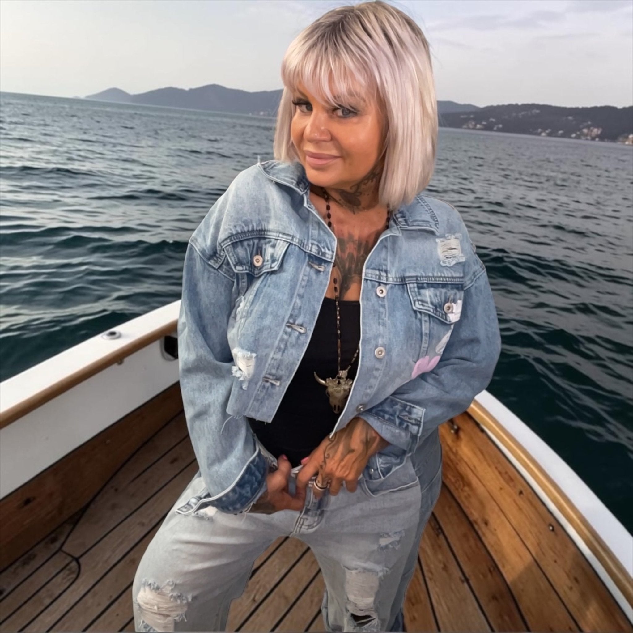 Veste jeans courte fleurs des îles - L'autre mode