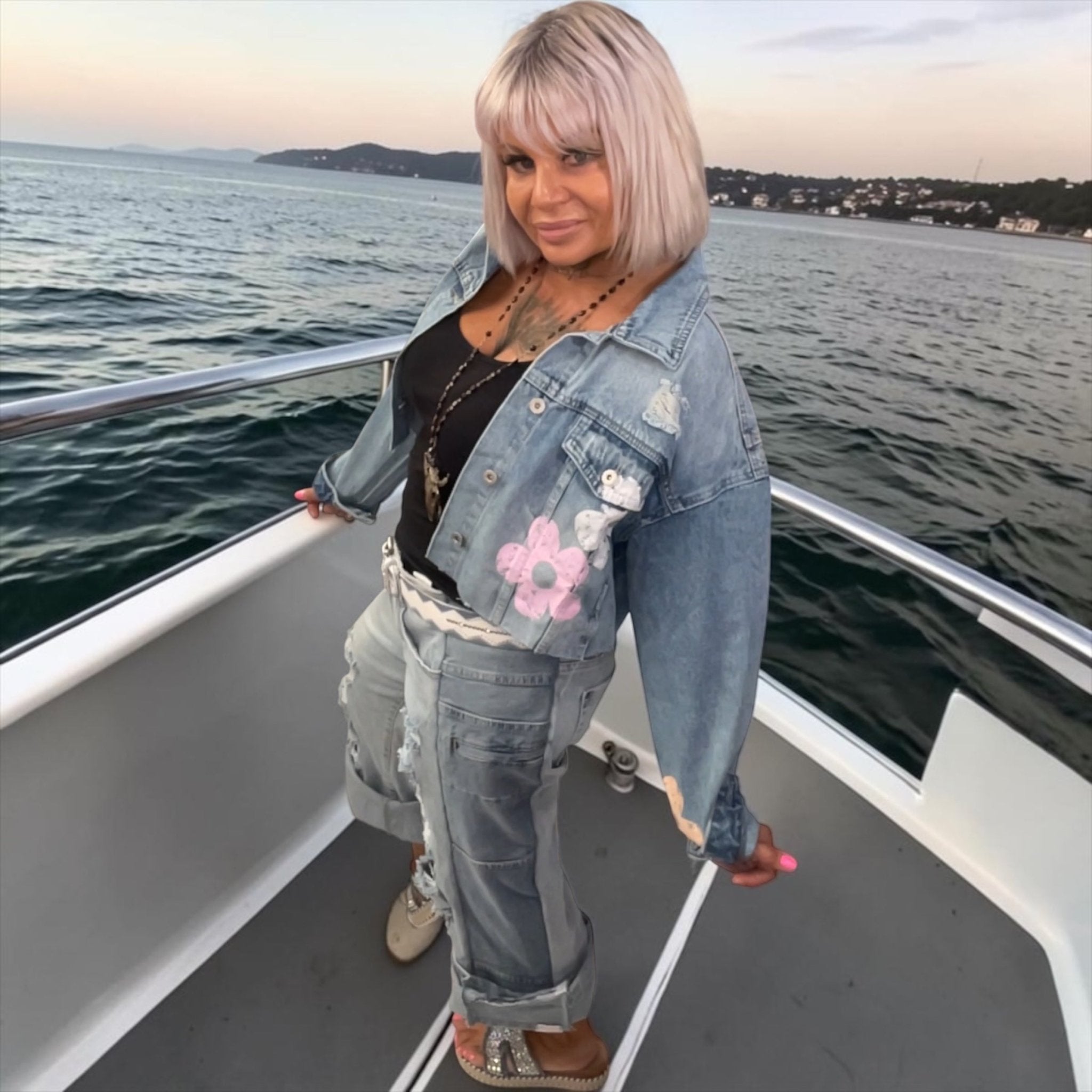 Veste jeans courte fleurs des îles - L'autre mode