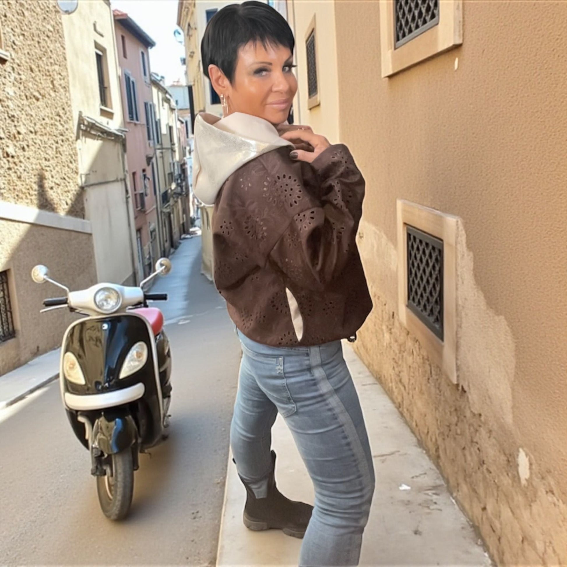veste suédine dentelle capuchon d'or - L'autre mode